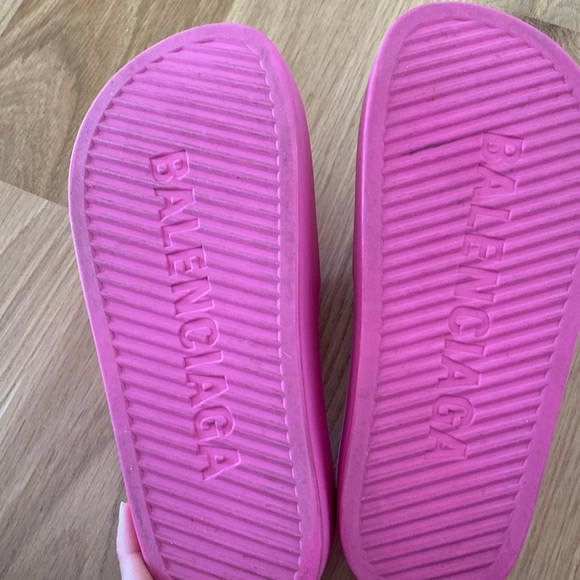 Balenciaga Women’s Chunky Slide Sandals - Picture 6 of 6